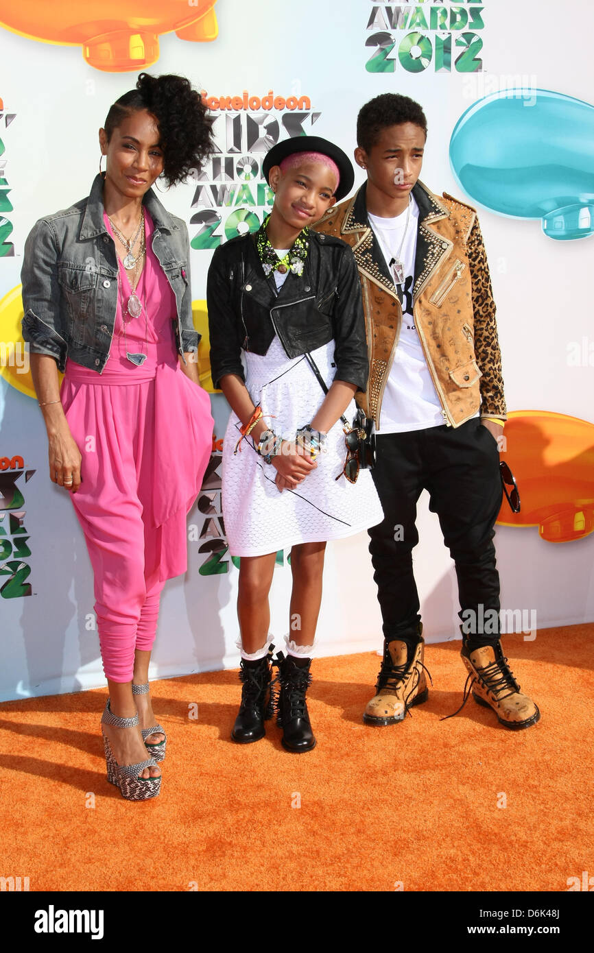 Actors Jada Pinkett Smith (lr) with daughter Willow Smith and son