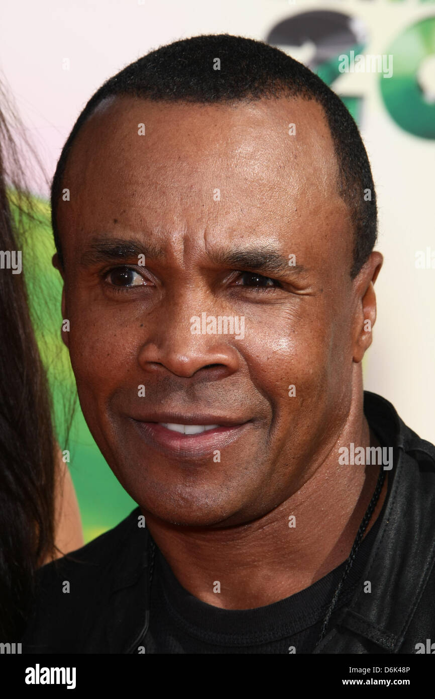 Boxer Sugar Ray Leonard arrives at Nickelodeon's 25th Annual Kids' Choice Awards at Galen Center in Los Angeles, USA, on 31 March, 2012. Photo: Hubert Boesl Stock Photo