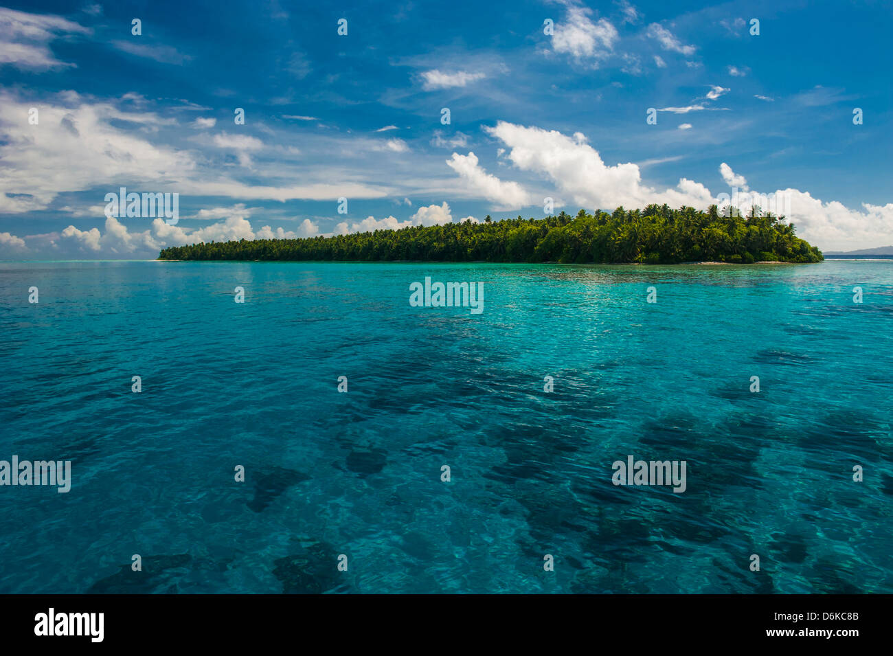 Little islet in ant atoll hi-res stock photography and images - Alamy