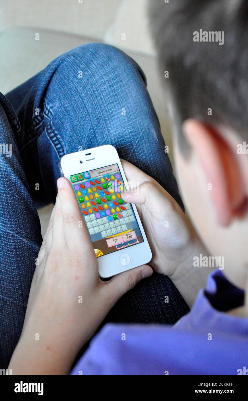 Candy crush iphone hi-res stock photography and images - Alamy