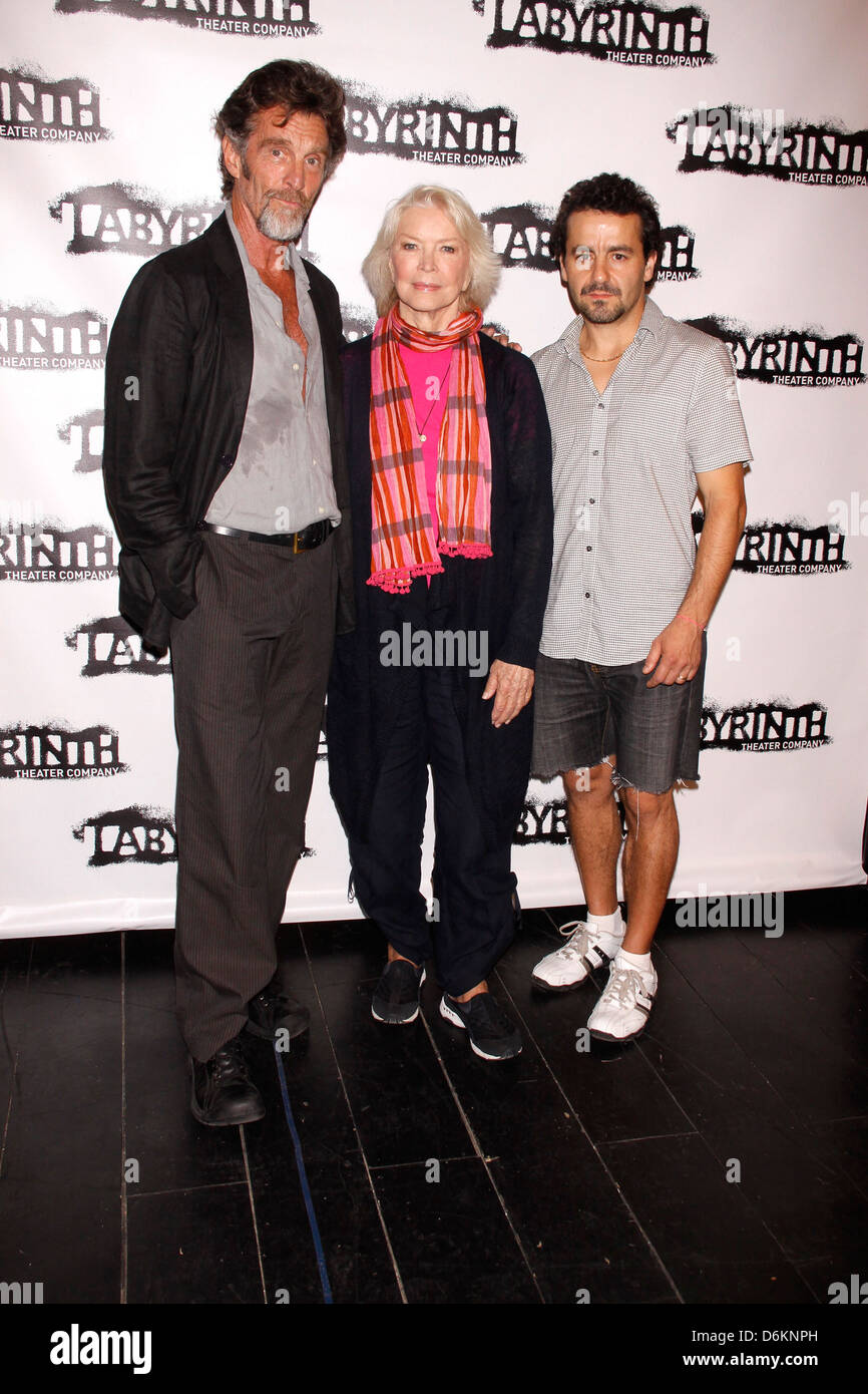John Glover, Ellen Burstyn and Max Casella Meet and greet with the cast and creative team of David Bar Katz's 'The Atmosphere Stock Photo