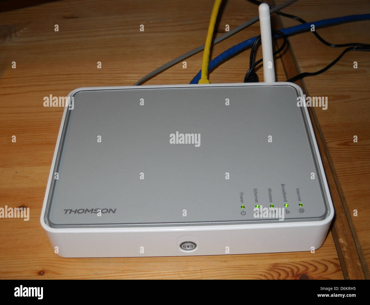 Modem features hi-res stock photography and images - Alamy