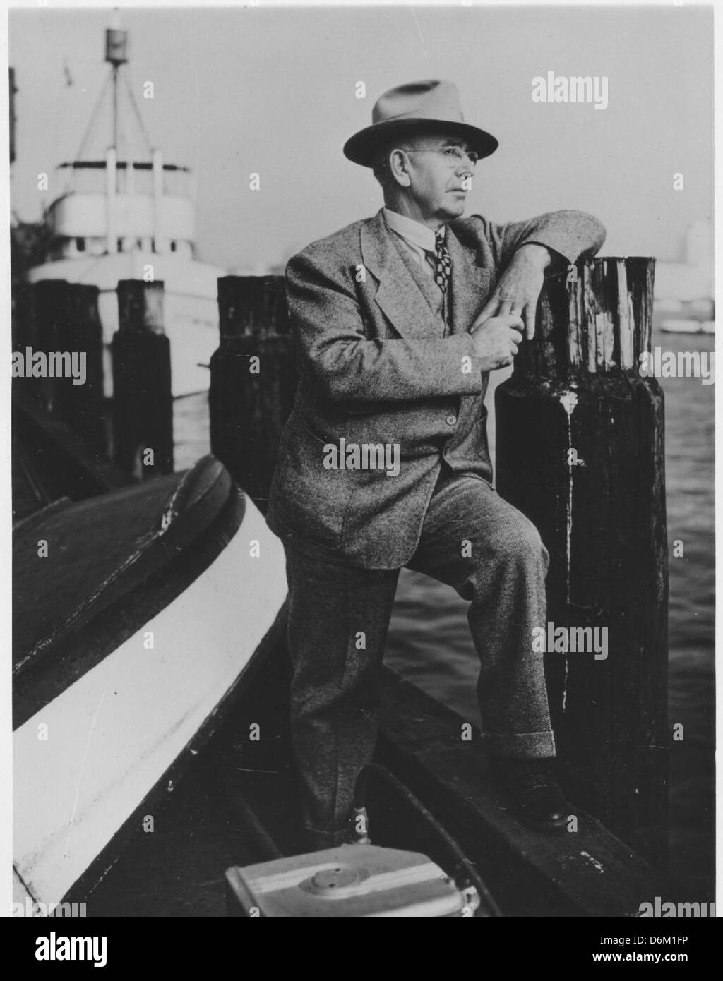 0402357 Joe Brennan in posed photo at pier Stock Photo Alamy