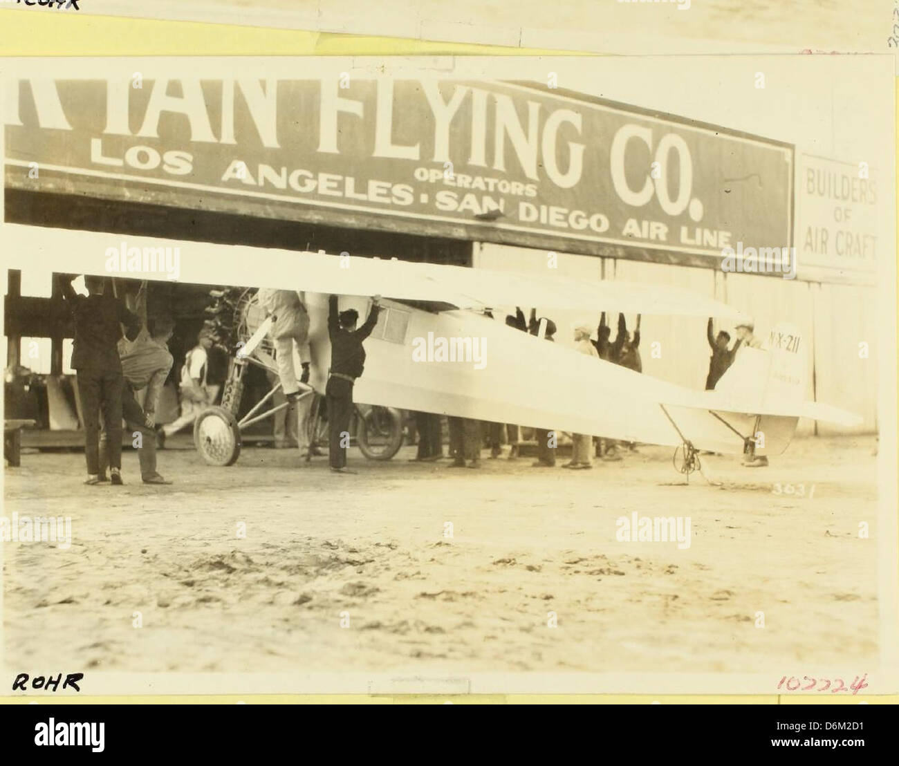 Bungee landing gear hires stock photography and images Alamy