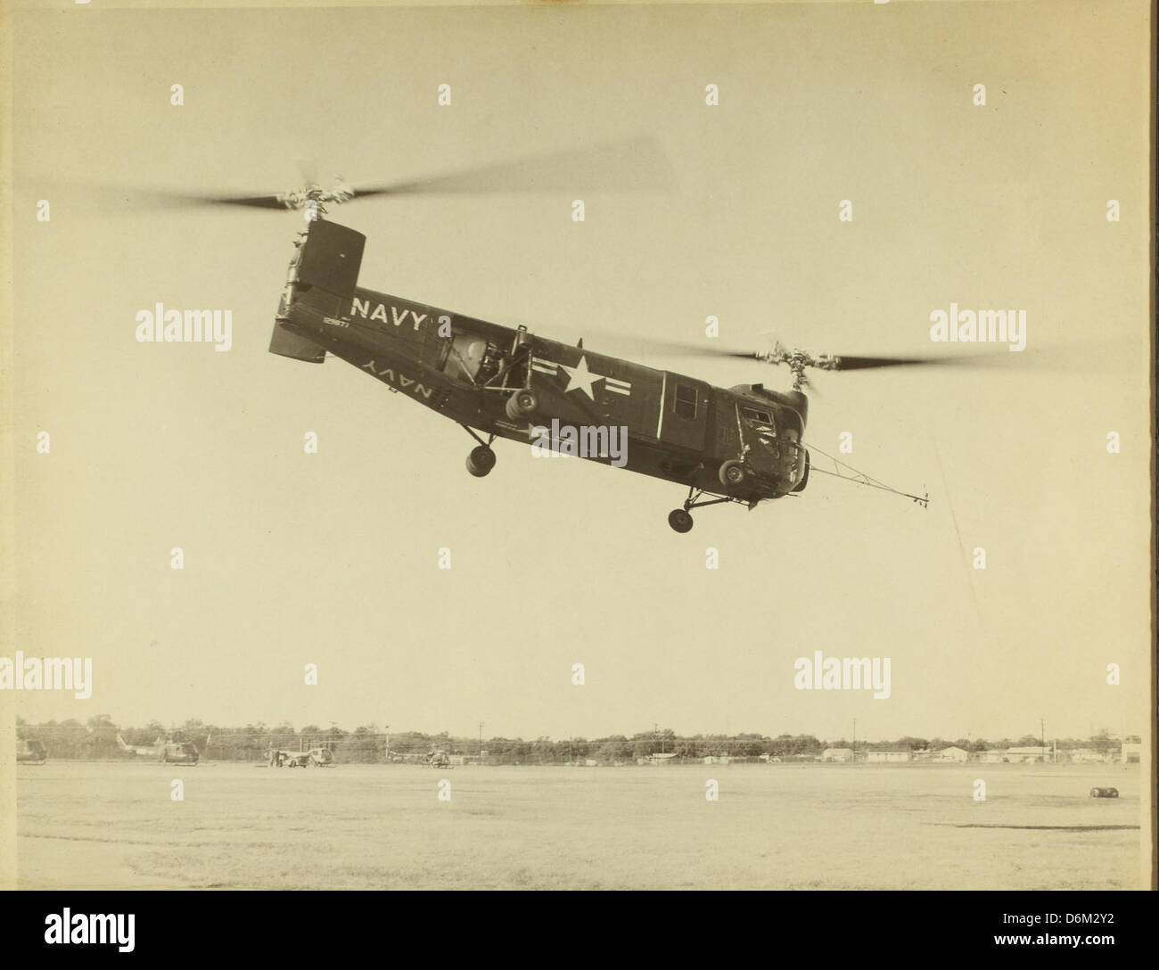 Military helicopters flying above hi-res stock photography and images ...