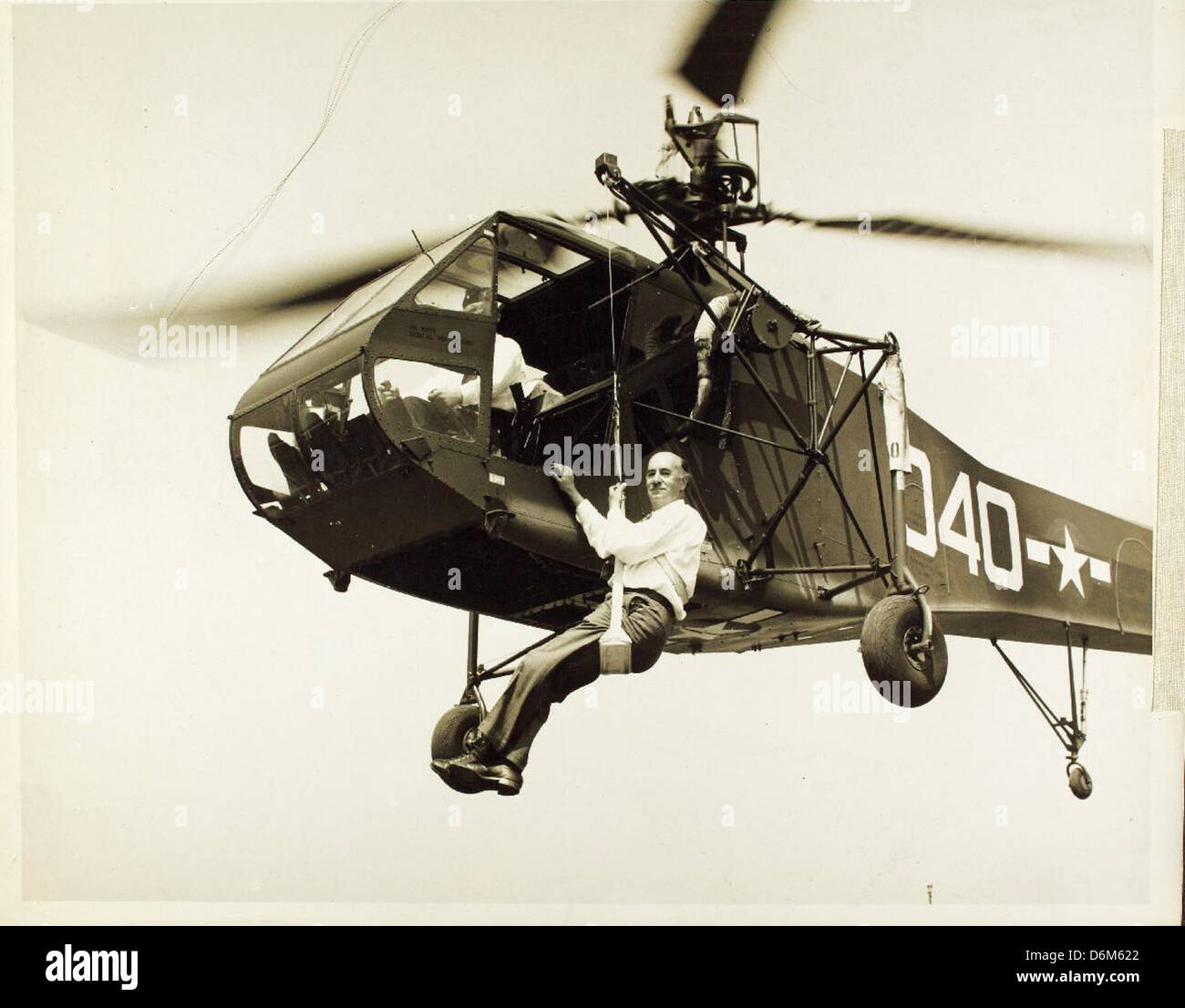 Igor Sikorsky In Vs 300 Hoist Sling Nhhs Photo Stock Photo Alamy