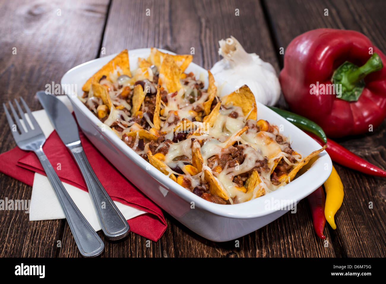 nachos-with-cheese-and-chili-con-carne-stock-photo-alamy