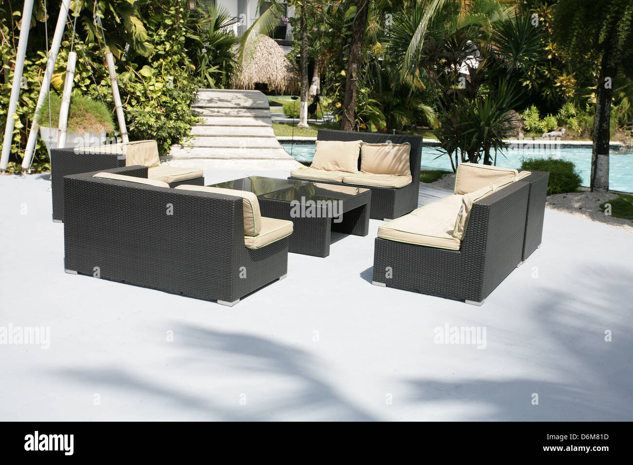 chairs outdoor with table Stock Photo - Alamy