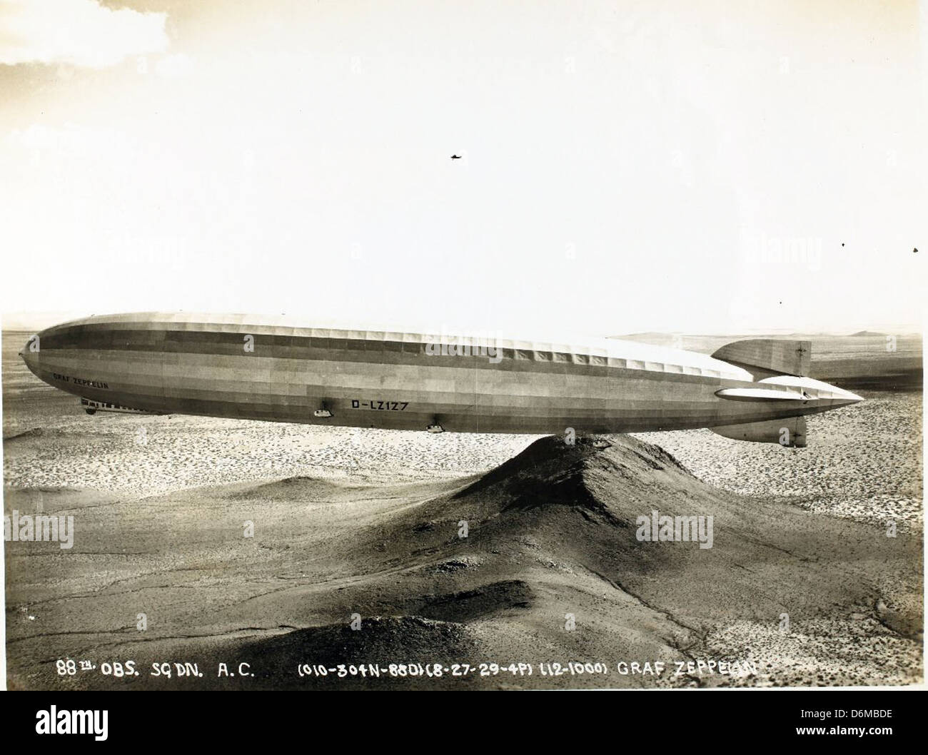 Primer Zeppelin The Zeppelin LZ 127 Graf Zeppelin was a pioneering German airship ...