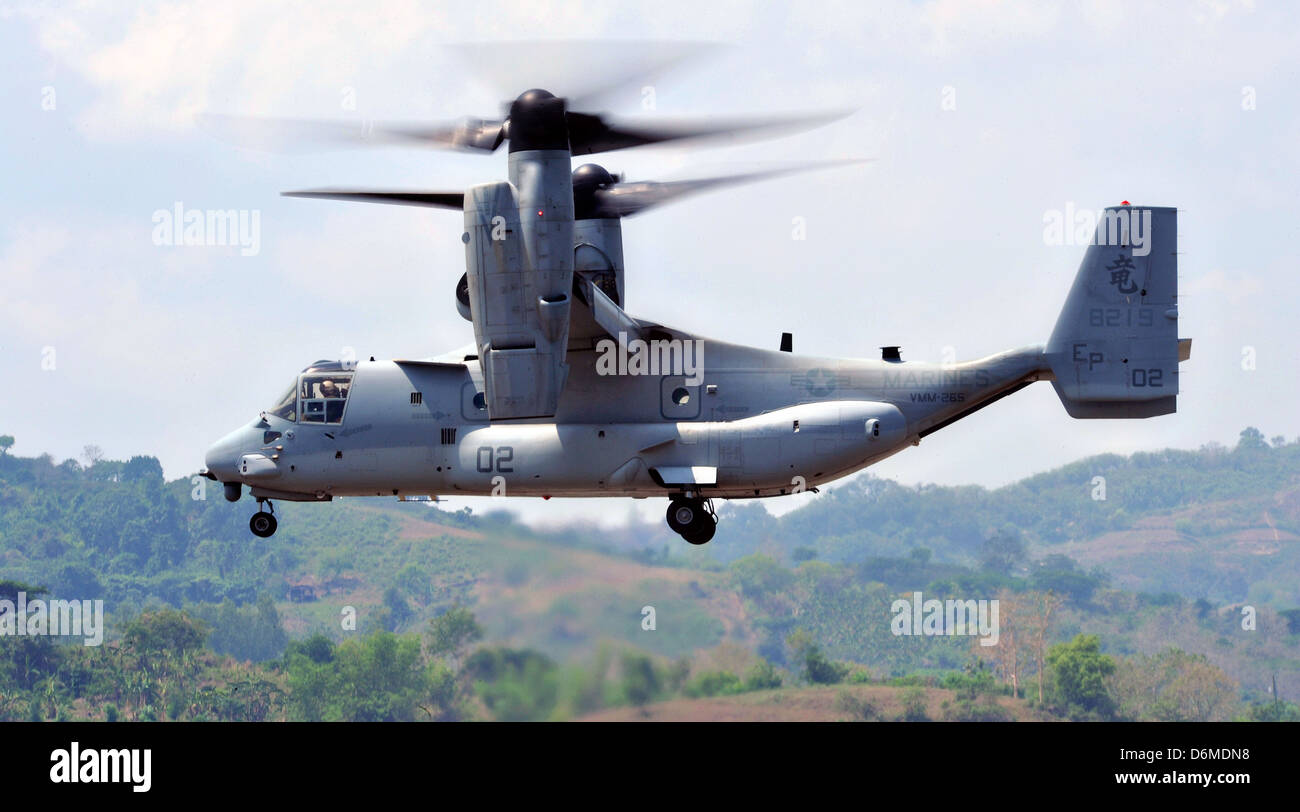 A US Marine Corps MV-22B Osprey carries US and Philippine Marines during joint exercises April 16, 2013 at Crow Valley, The Philippines. Stock Photo