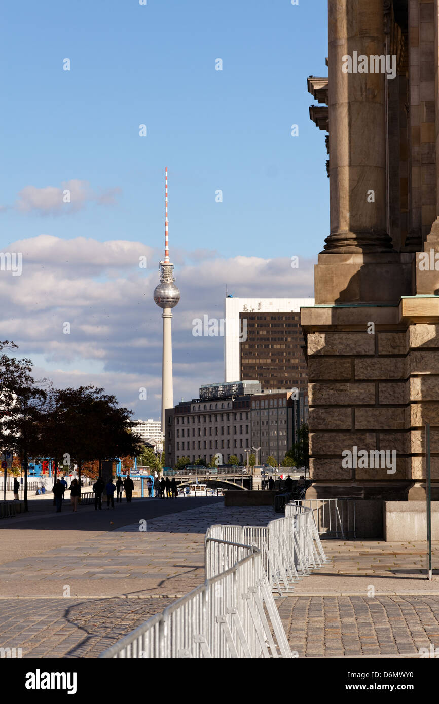 View past the Reichstag (parliament building) towards the Fernsehturm TV tower in Berlin, Germany. Stock Photo