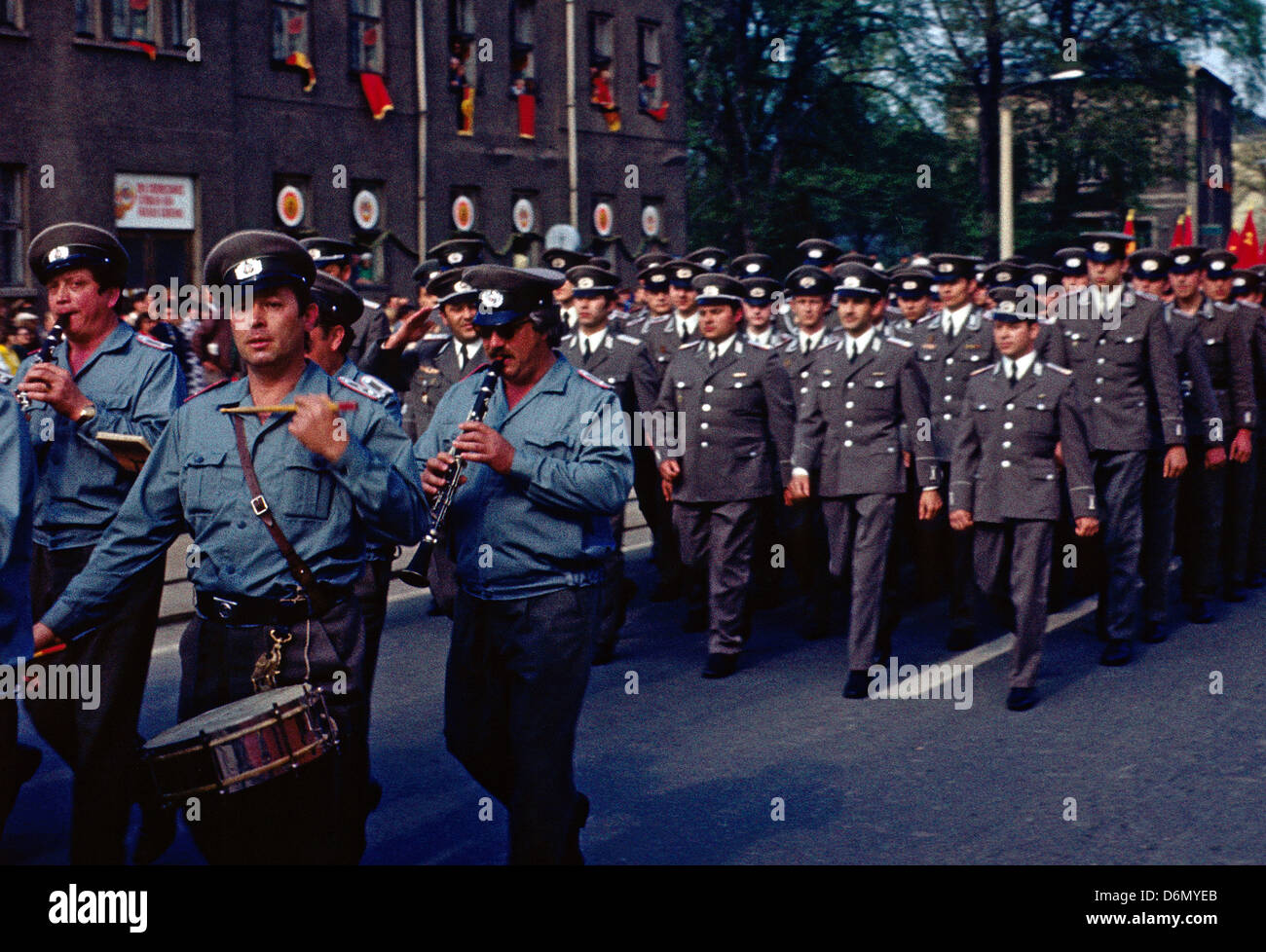 Gotha, East Germany, People's Police Orchestra and NVA soldiers in the procession to the 1200th anniversary of the city of Gotha Stock Photo