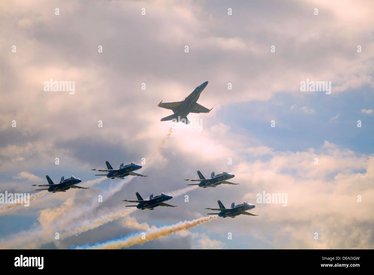 Top gun plane hires stock photography and images Alamy