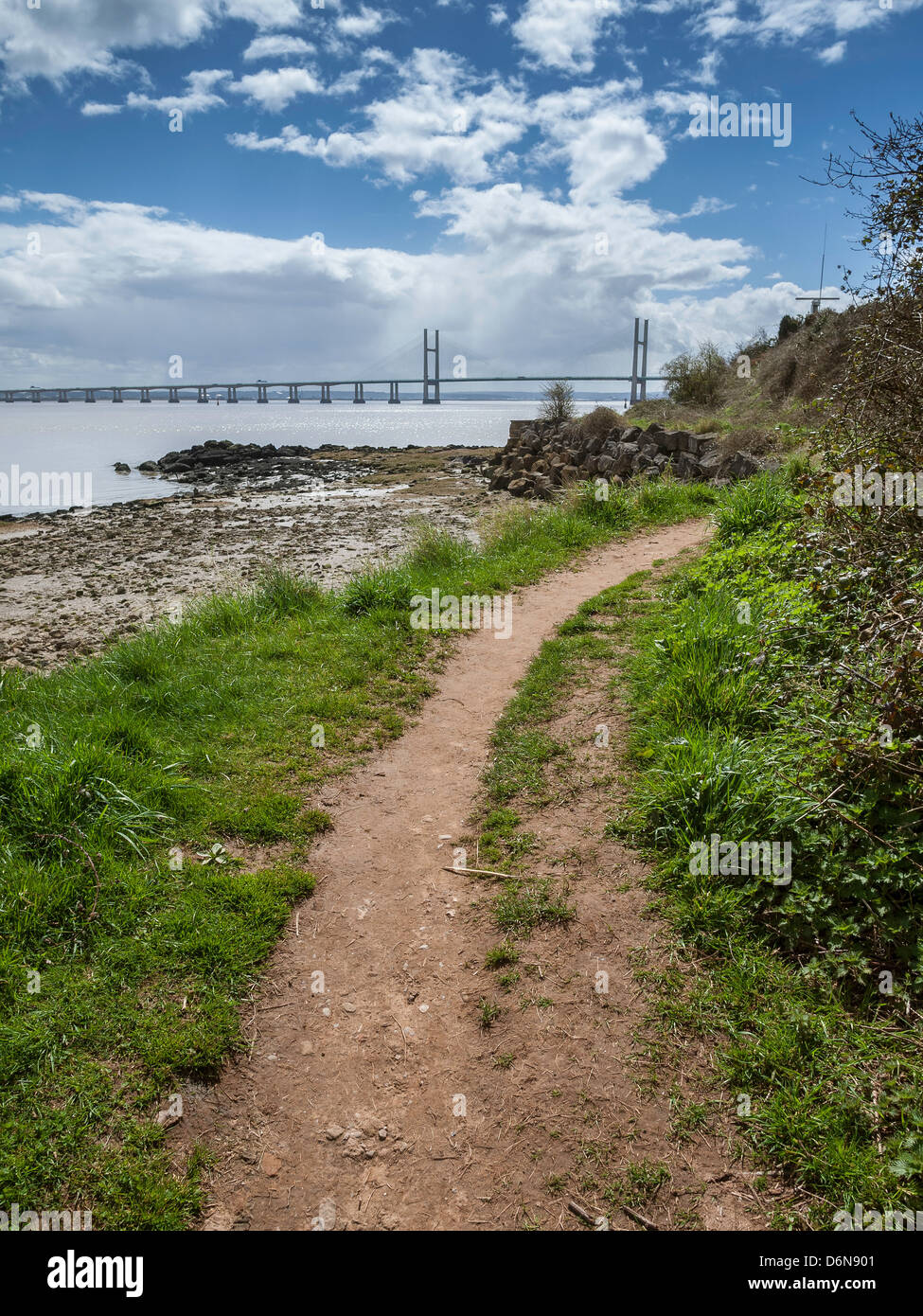 WALES COAST PATH AT BLACK ROCK WITH SECOND SEVERN CROSSING IN BACK GROUND Stock Photo