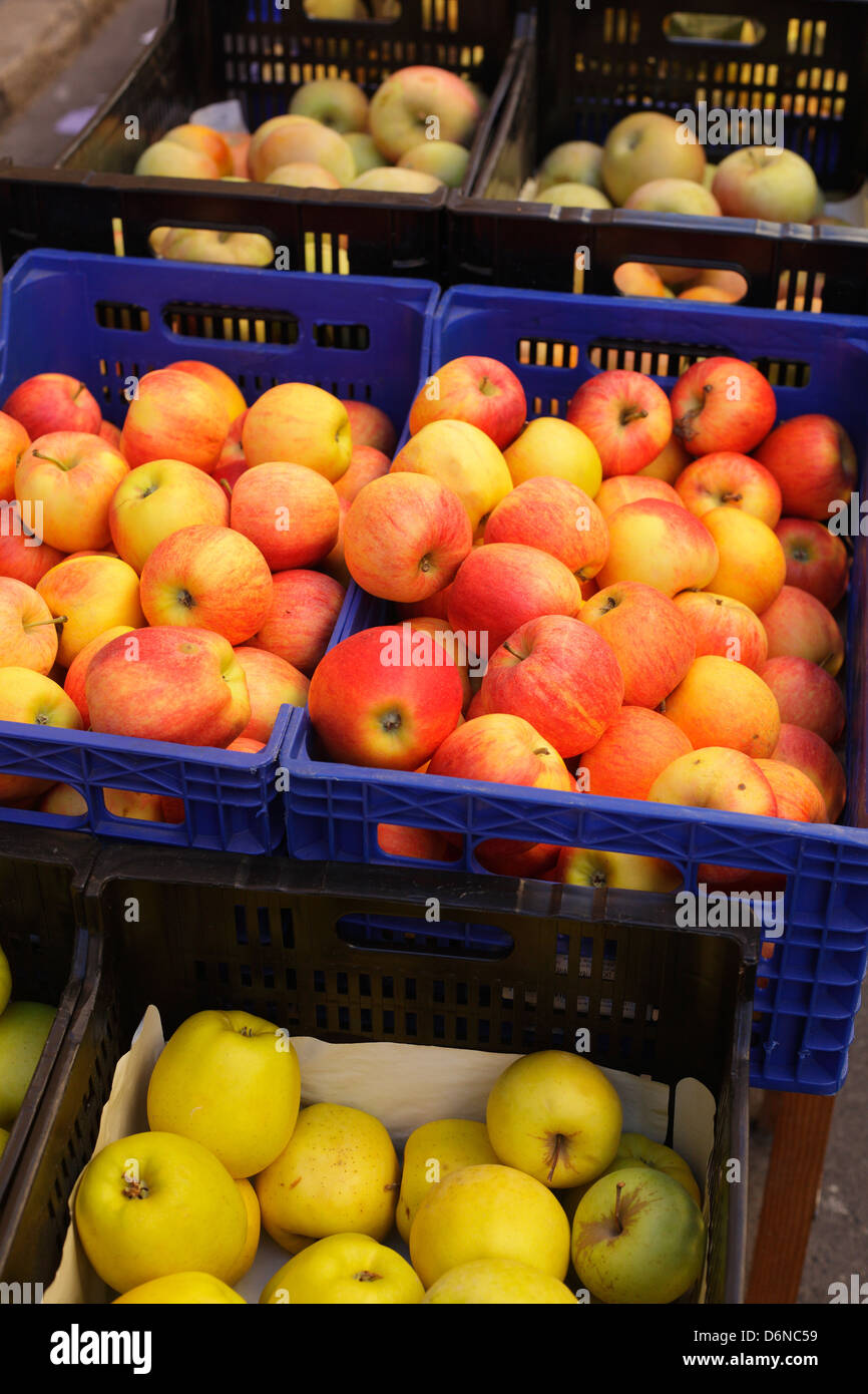 Inca, Mallorca, Spain, apples at a market Stock Photo Alamy