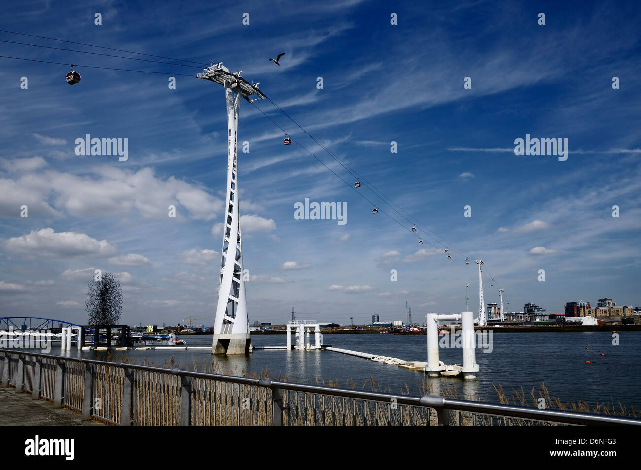 Emirates cable car crossing hi-res stock photography and images - Alamy