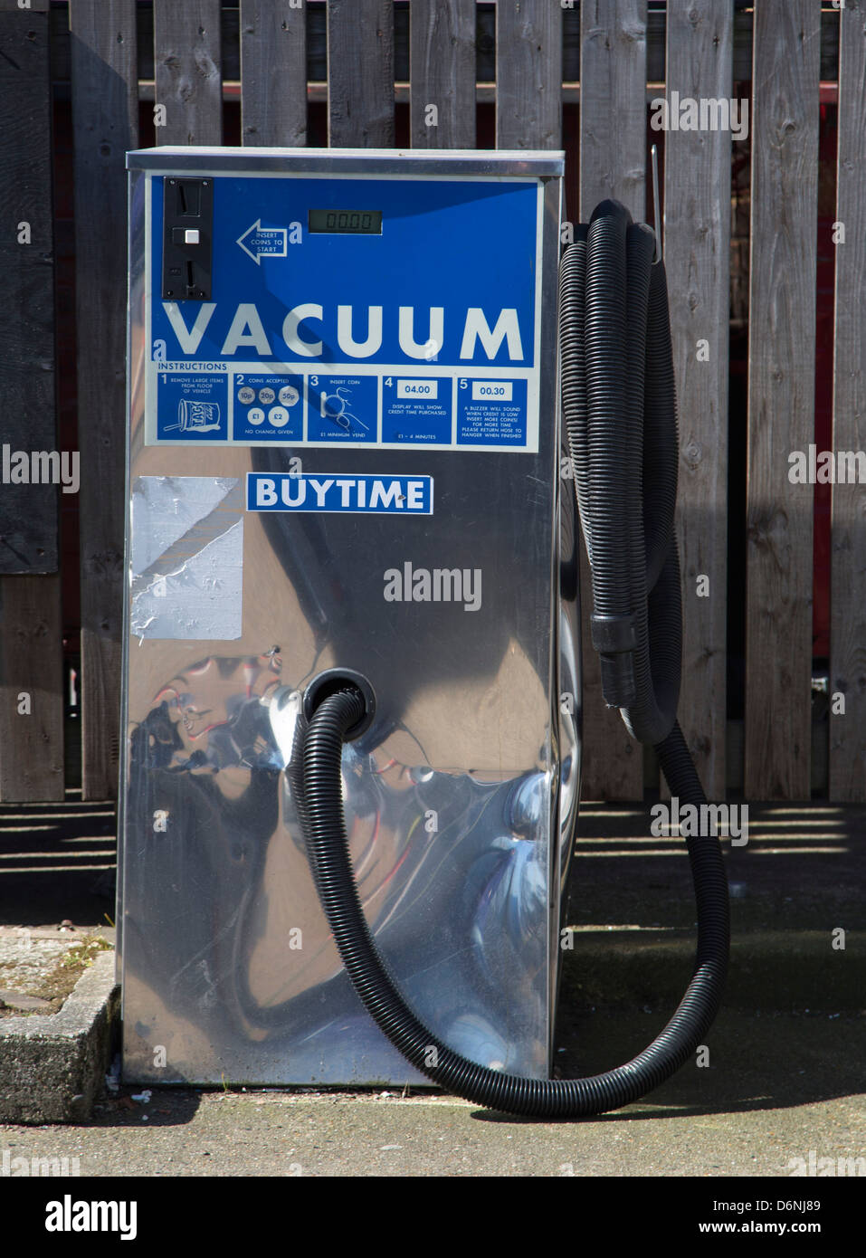 vacuum garage coinoperated car cleaning buy time Stock Photo Alamy