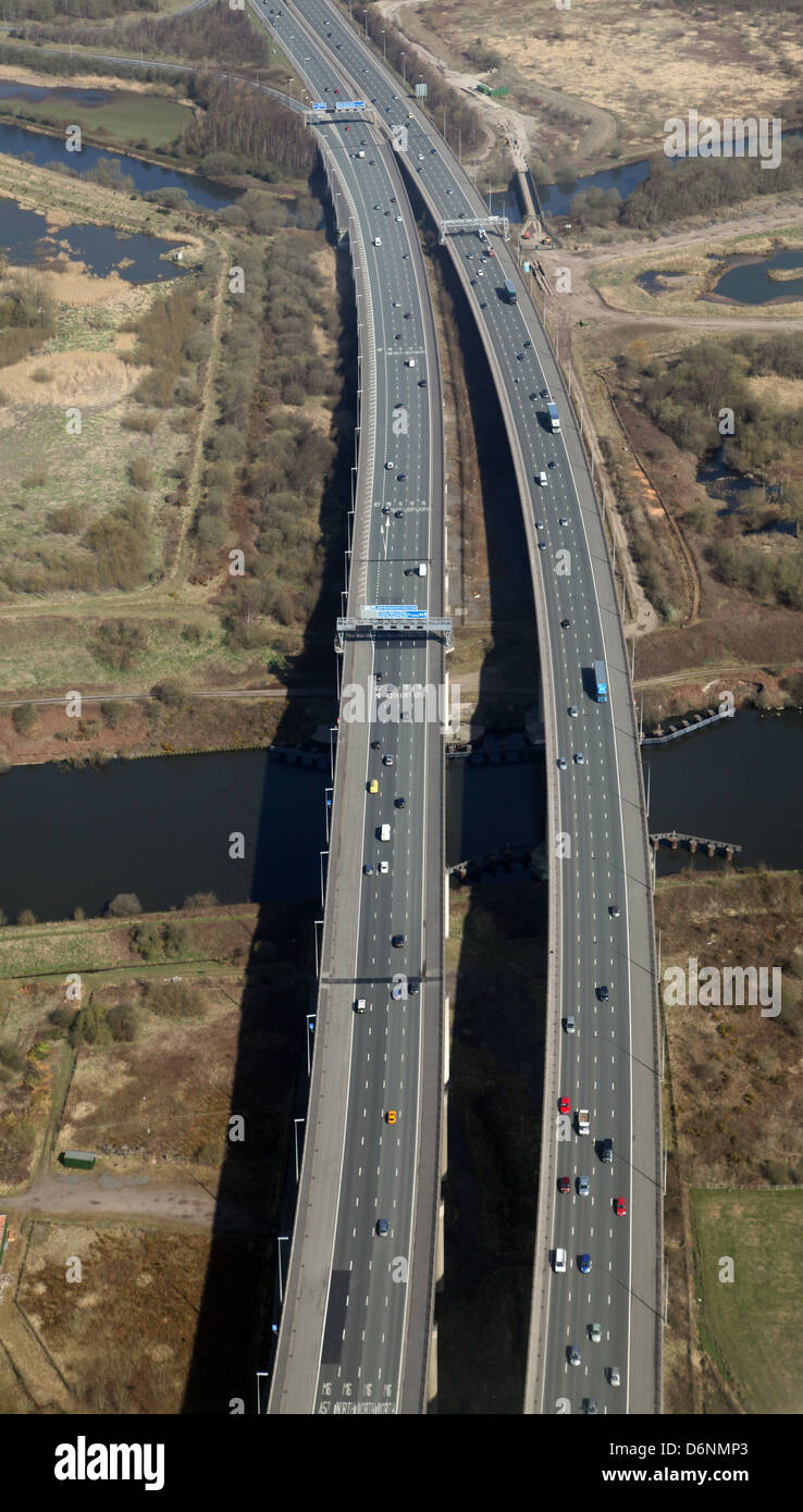 aerial view of the Thelwall Viaduct M6 at Warrington over the Manchester Ship Canal Stock Photo