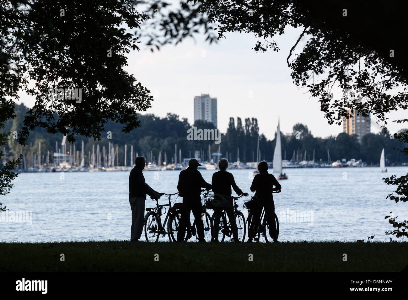 Make Berlin, Germany, cyclists in Gatow on the banks of the Havel a break Stock Photo