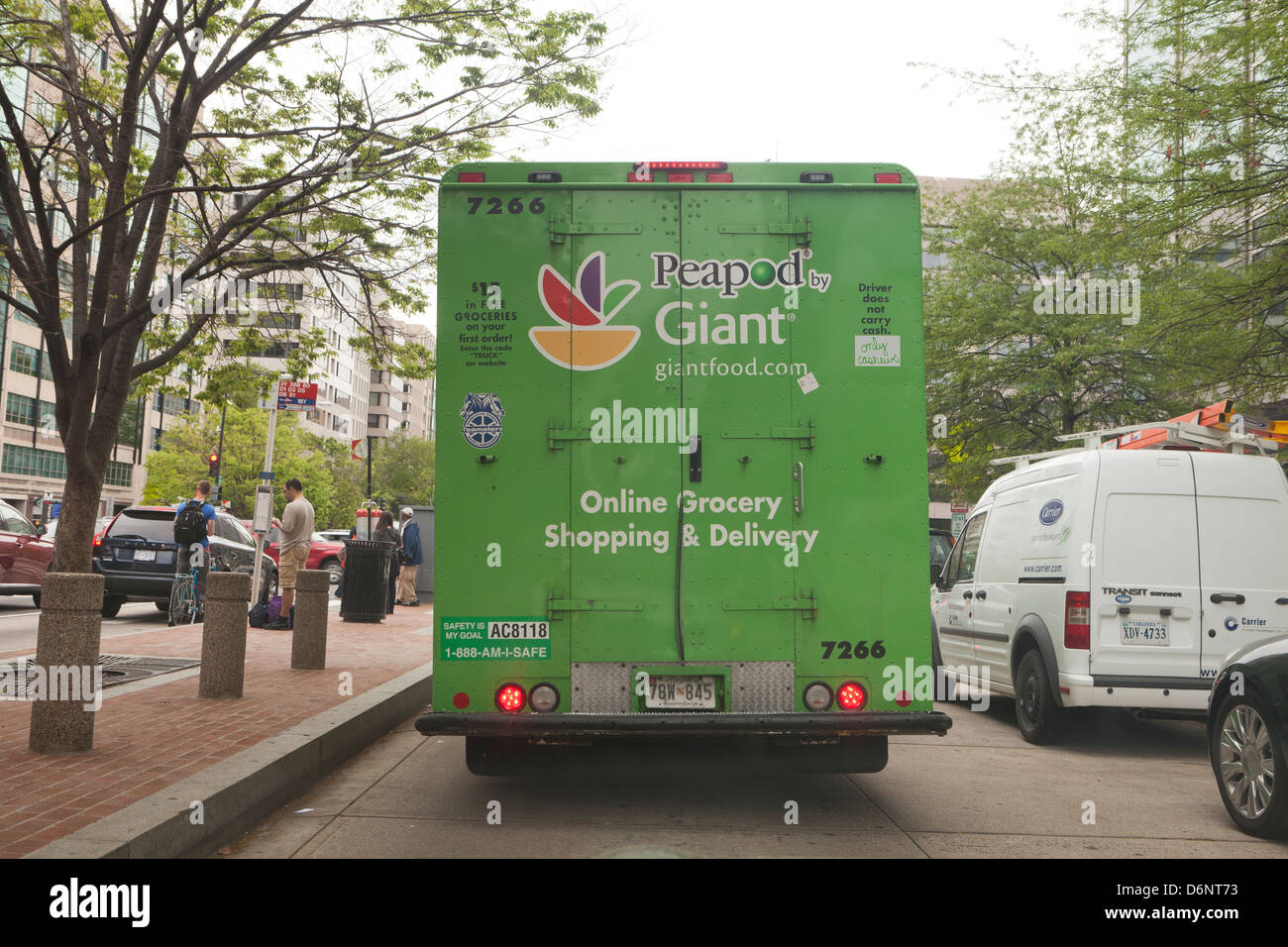 Peapod Giant grocery delivery truck Stock Photo