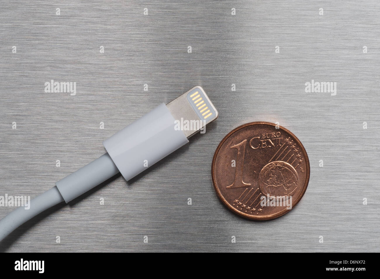 Lightning connector lightning port hires stock photography and images