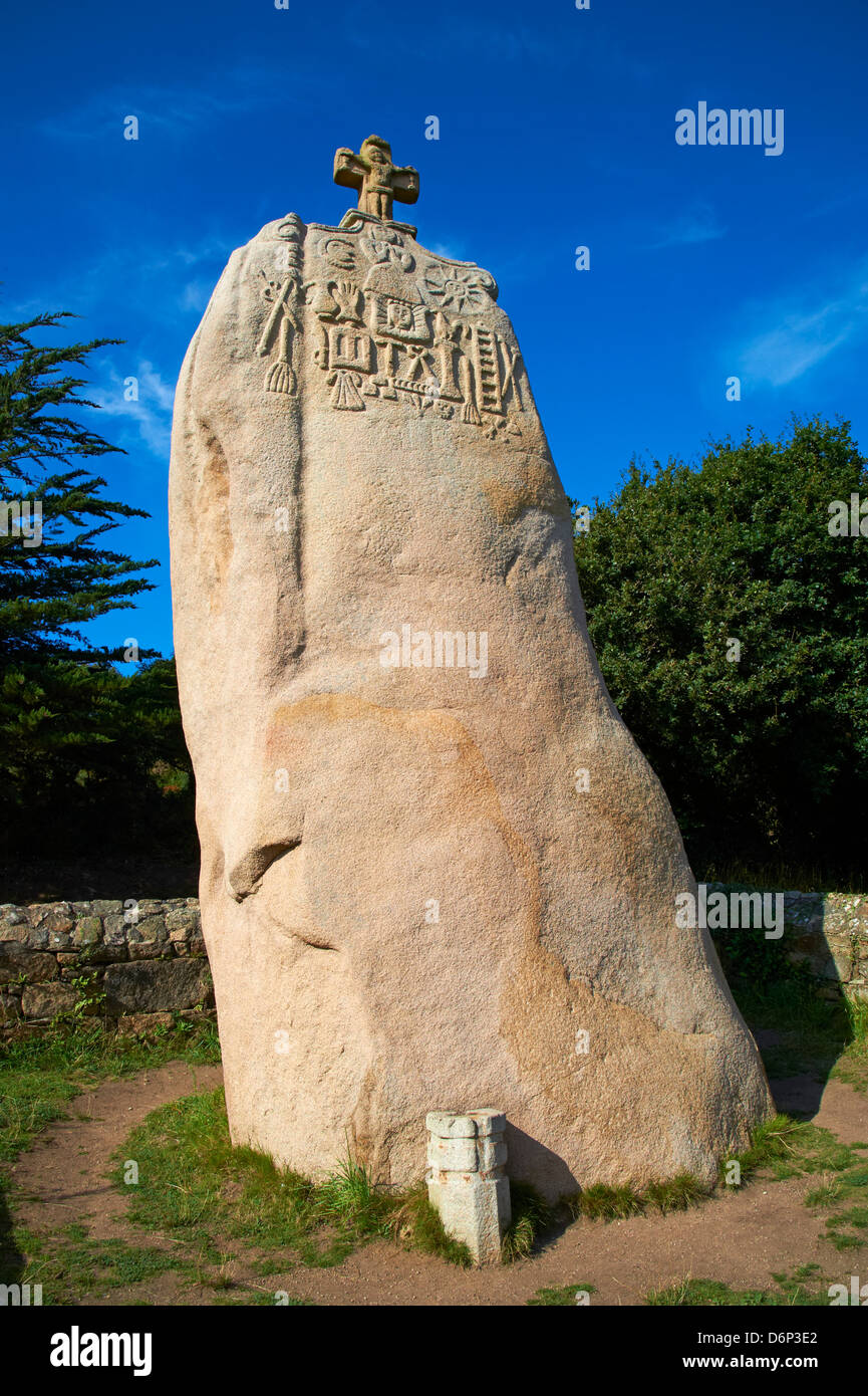 Saint Uzec standing stone, Menhir, Pleumeur Bodou, Cotes d'Armor, Brittany, France, Europe Stock Photo