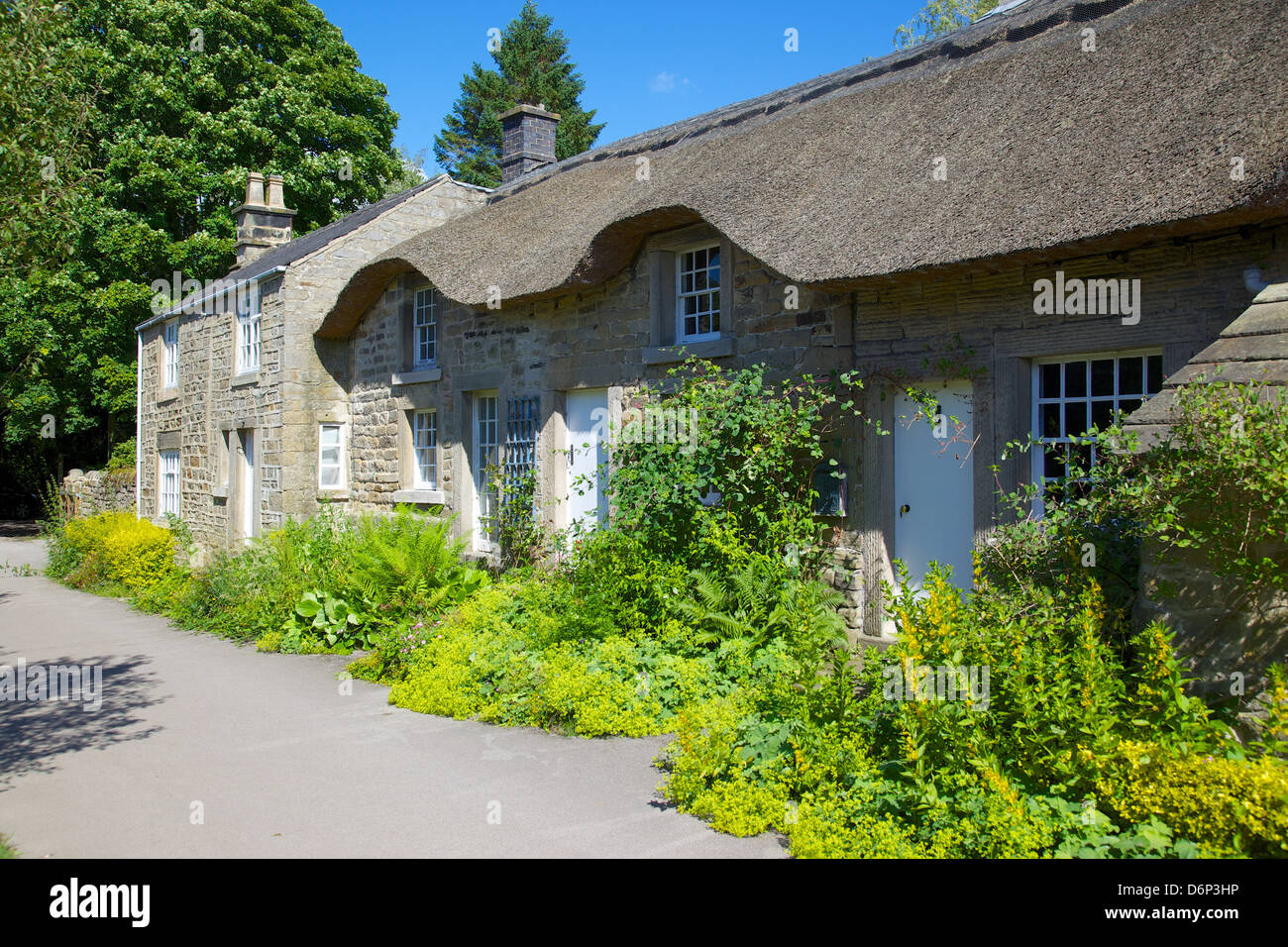 Thatched cottages, Baslow, Derbyshire, England, United Kingdom, Europe ...