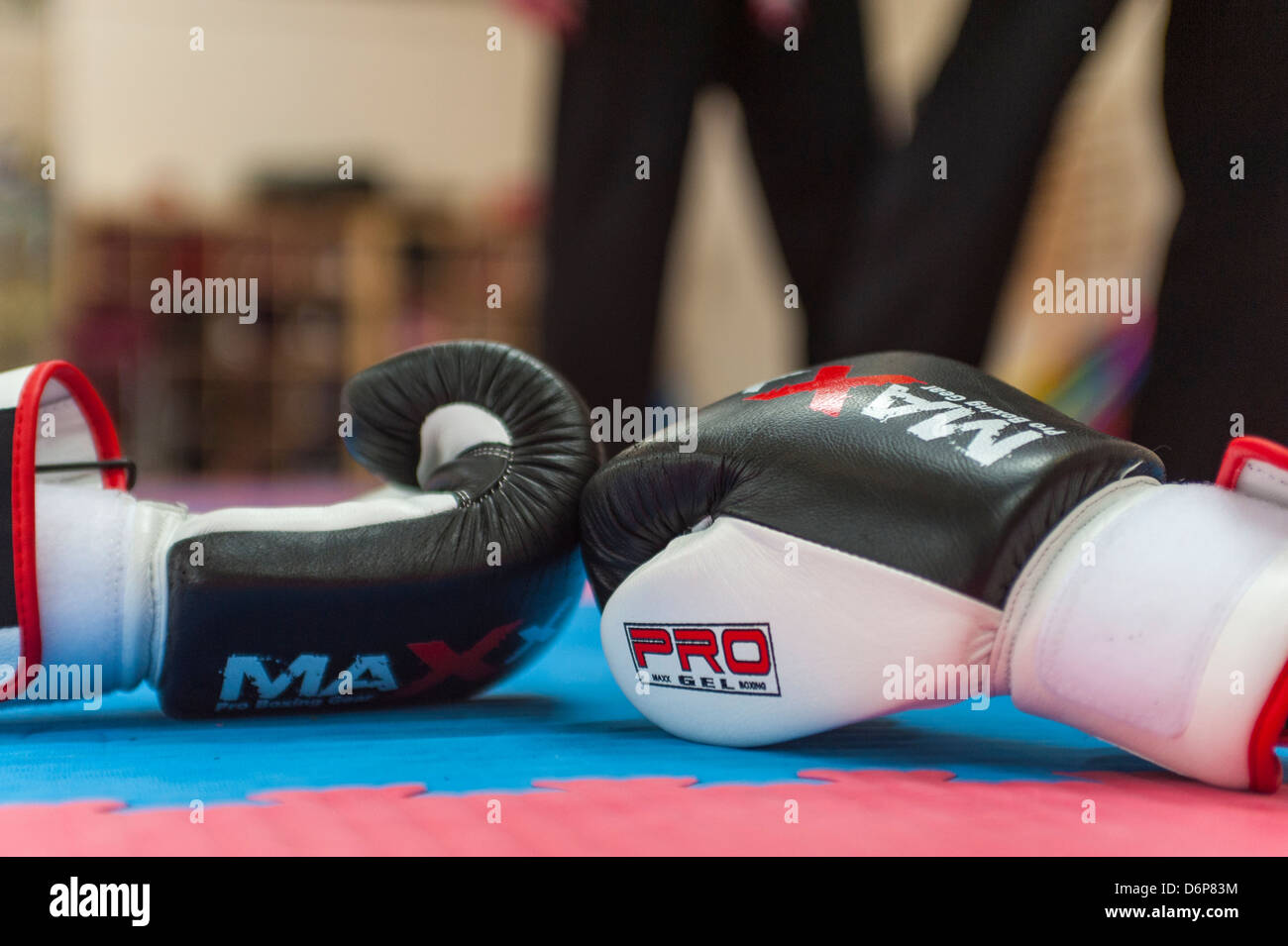 SPARRING GLOVES USED  AT THE KUK SOOL MARTIAL ARTS SCHOOL IN GLASGOW Stock Photo