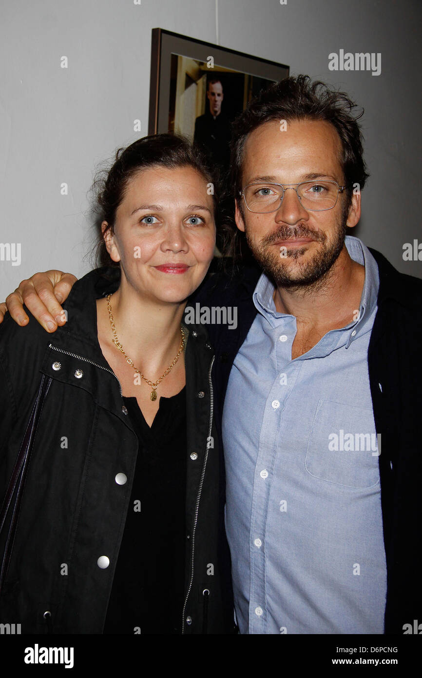 Maggie Gyllenhaal and Peter Sarsgaard World Premiere of the Manhattan Theatre Club production of 'We Live Here' at the MTC Stock Photo