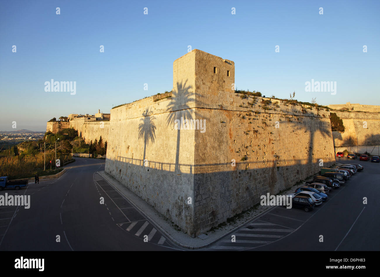 Malta, Mdina, UNESCO, city walls, fortifications, palm trees, shade