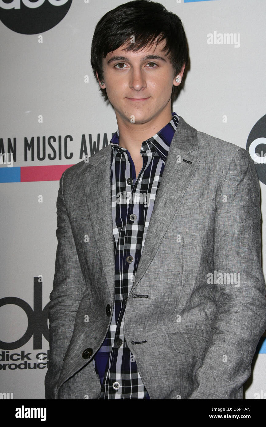 mitchell musso net worth - Ilustrasi 2