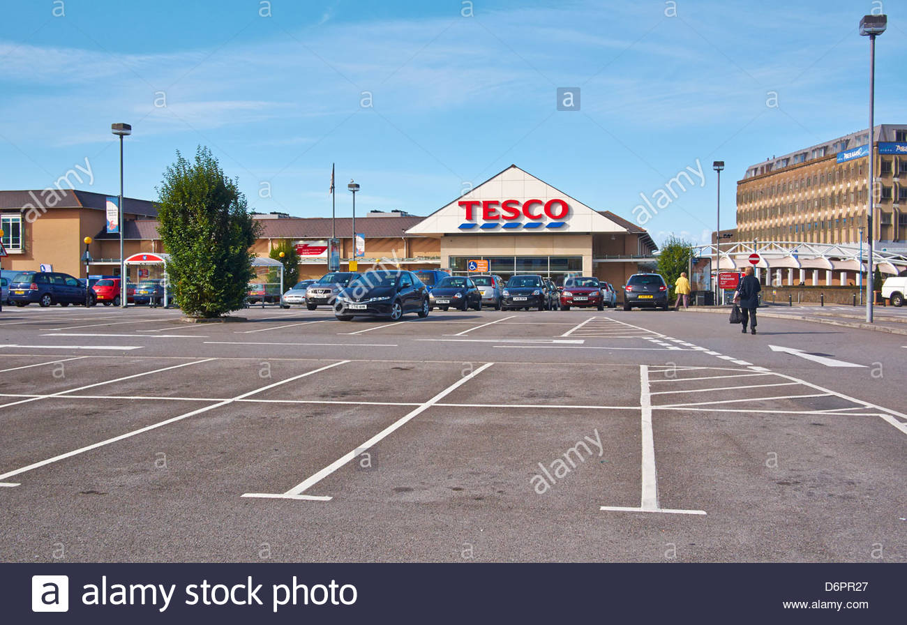 Tesco Car Park High Resolution Stock Photography and Images Alamy