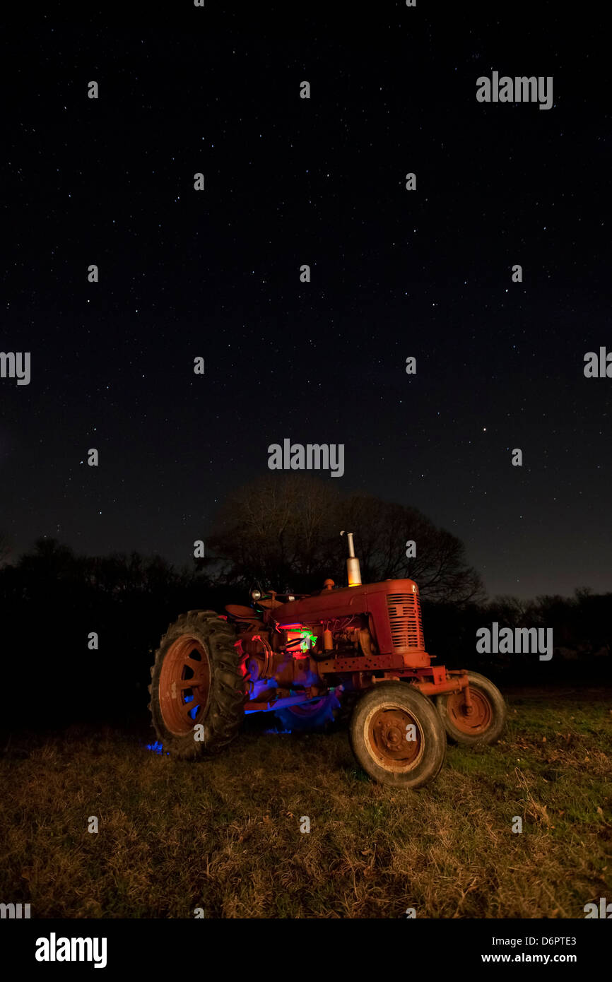 Old tractor texas farm hires stock photography and images Alamy