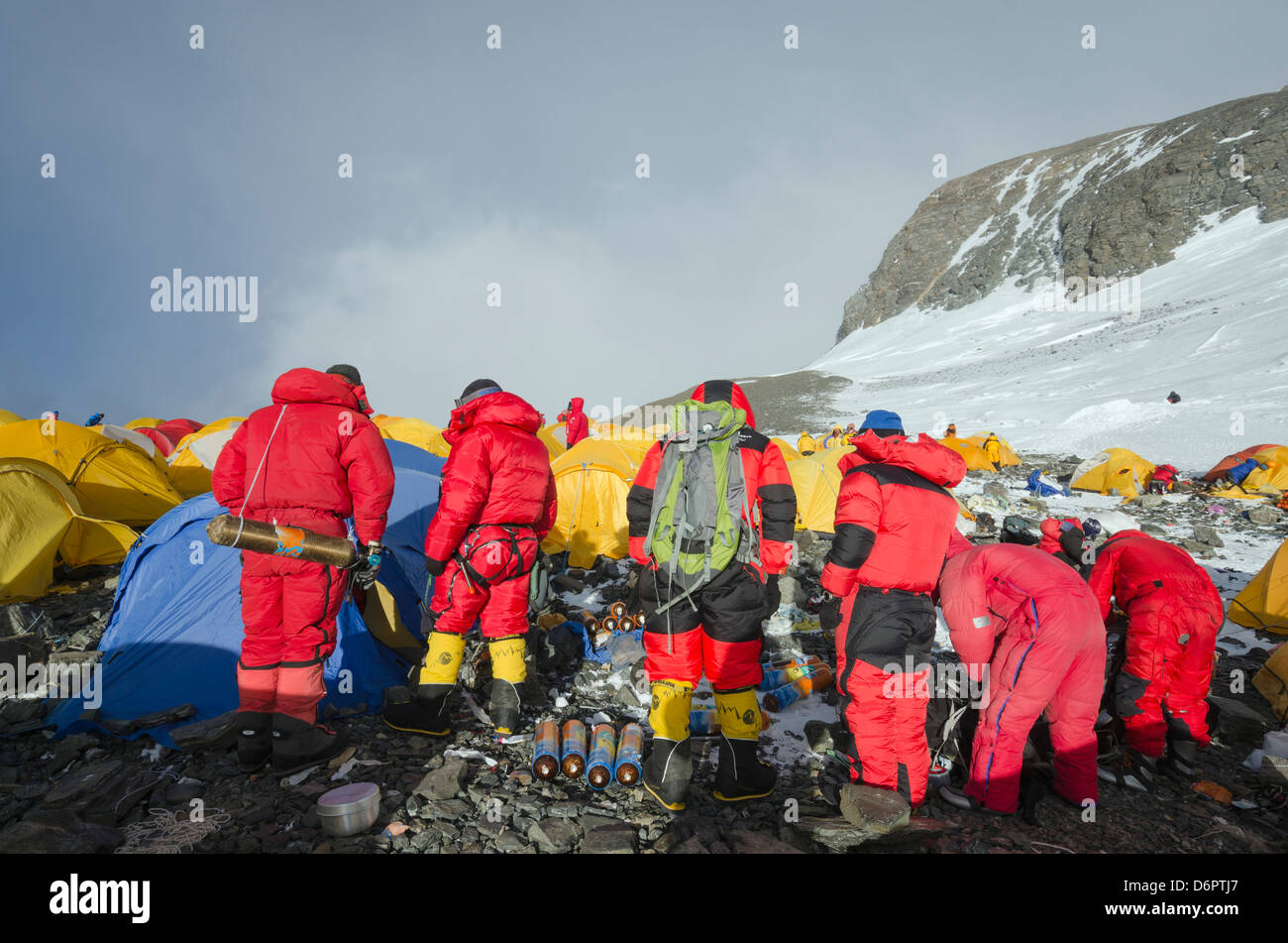 sherpas on Mt Everest south col (8000m), Solu Khumbu Everest Region, Sagarmatha National Park, Himalayas, Nepal, Asia Stock Photo