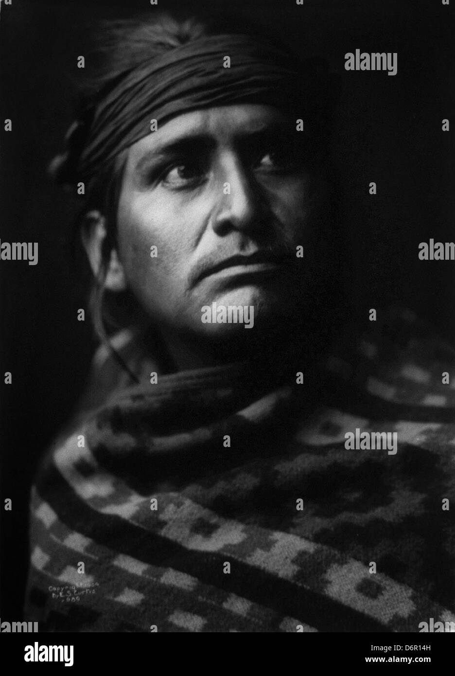 Native american indian black and white hi-res stock photography and ...