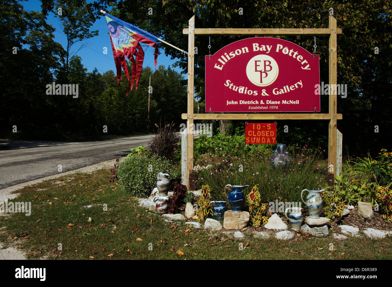 Ellison Bay Pottery is in the Door County town of Ellison Bay, Wisconsin which is known for its pottery and craft shops. Stock Photo