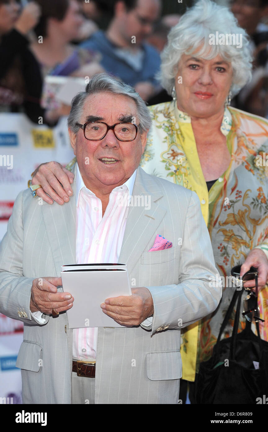 ronnie-corbett-and-guest-2011-pride-of-britain-awards-held-at-the
