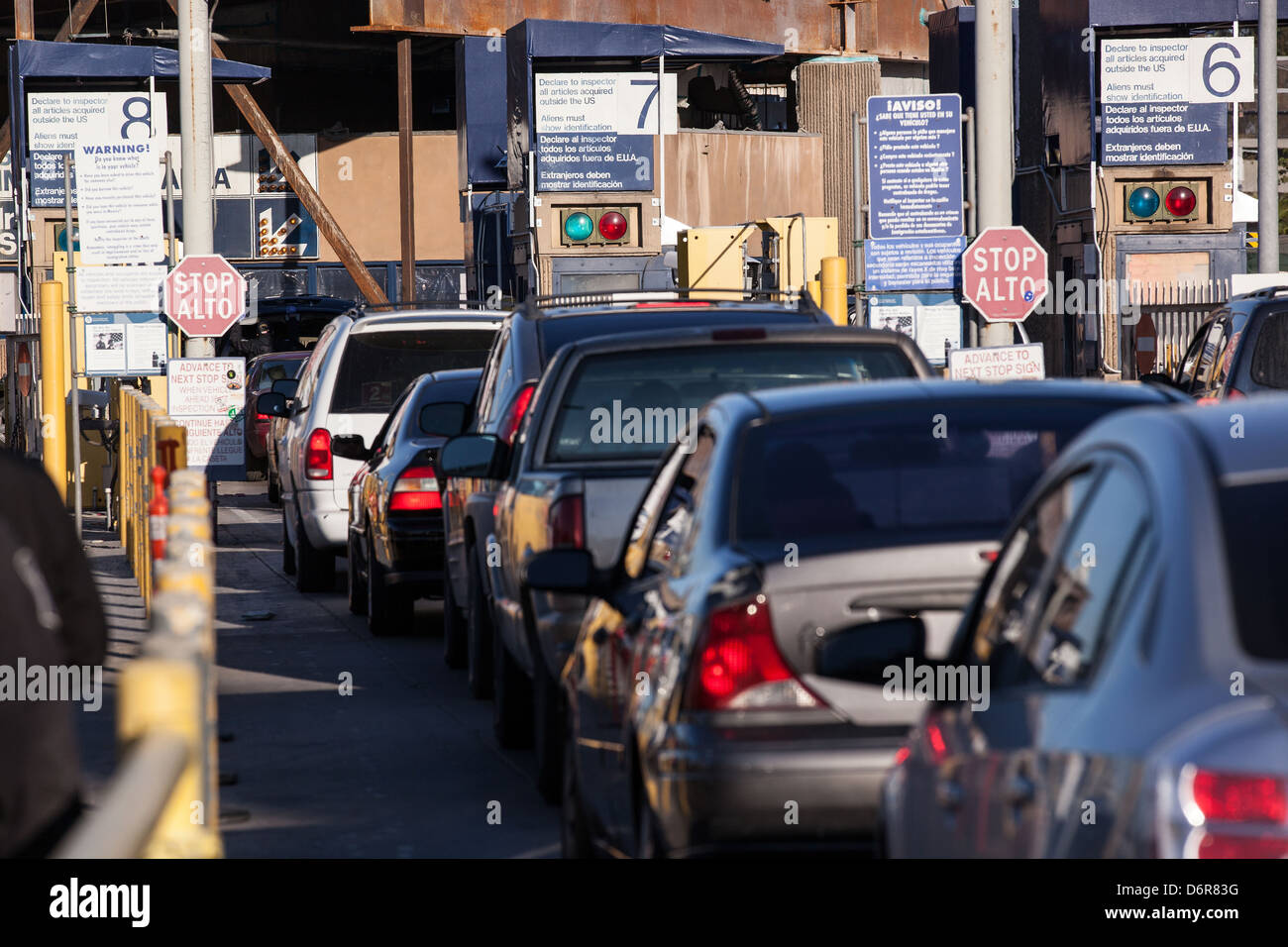 Us mexico border crossing cars hires stock photography and images Alamy