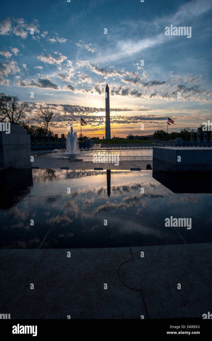 Washington dc sunset fountain hi-res stock photography and images - Alamy