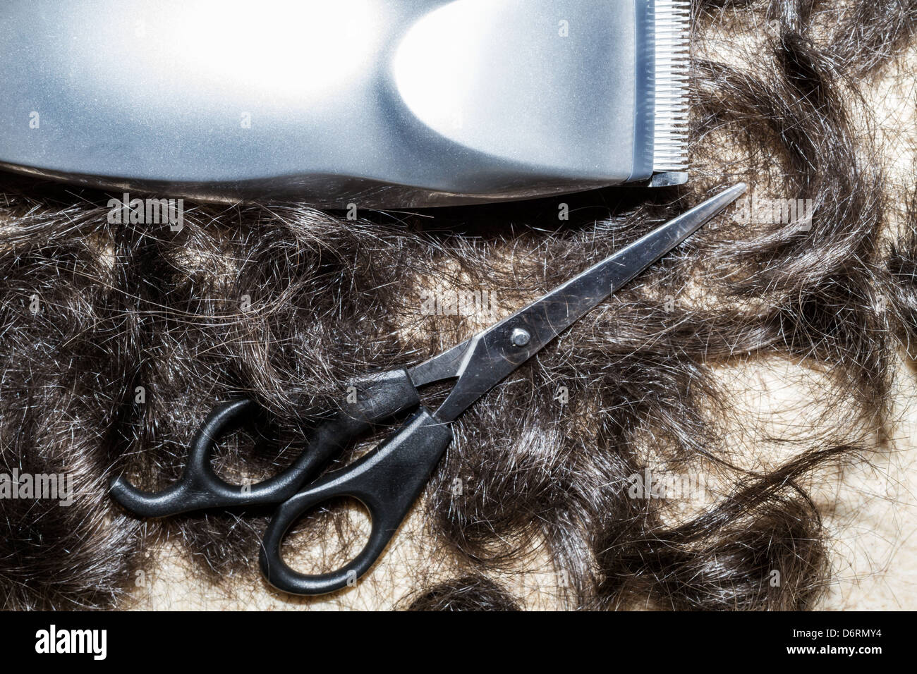 cut hair with electric razor