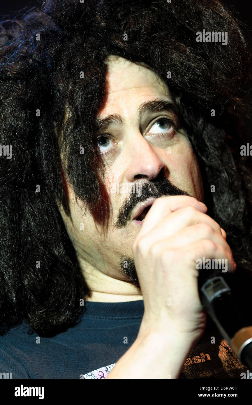 Counting crows performance hi-res stock photography and images - Alamy