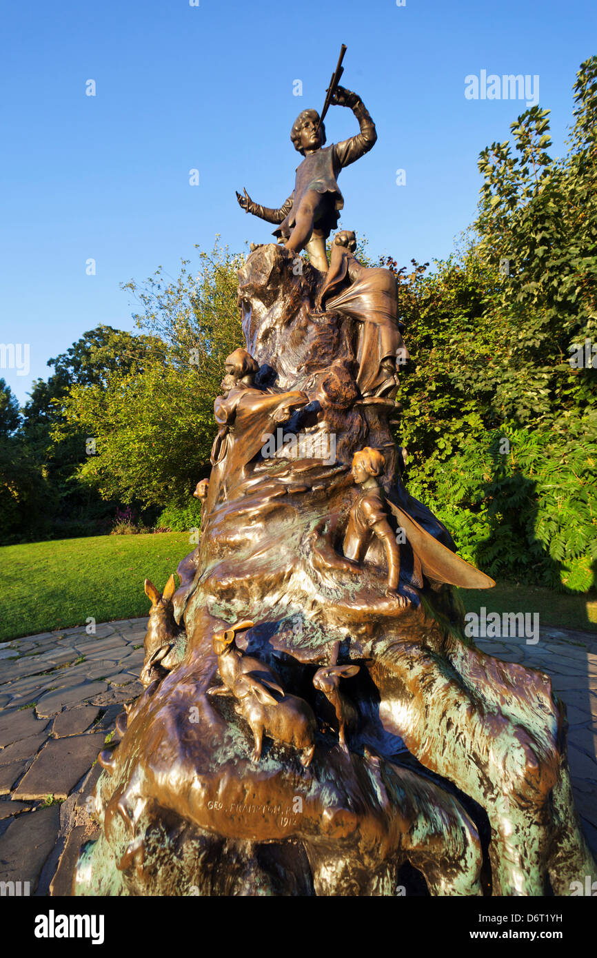 UK, London, Hyde Park, Kensington Gardens, Peter Pan Statue Stock Photo