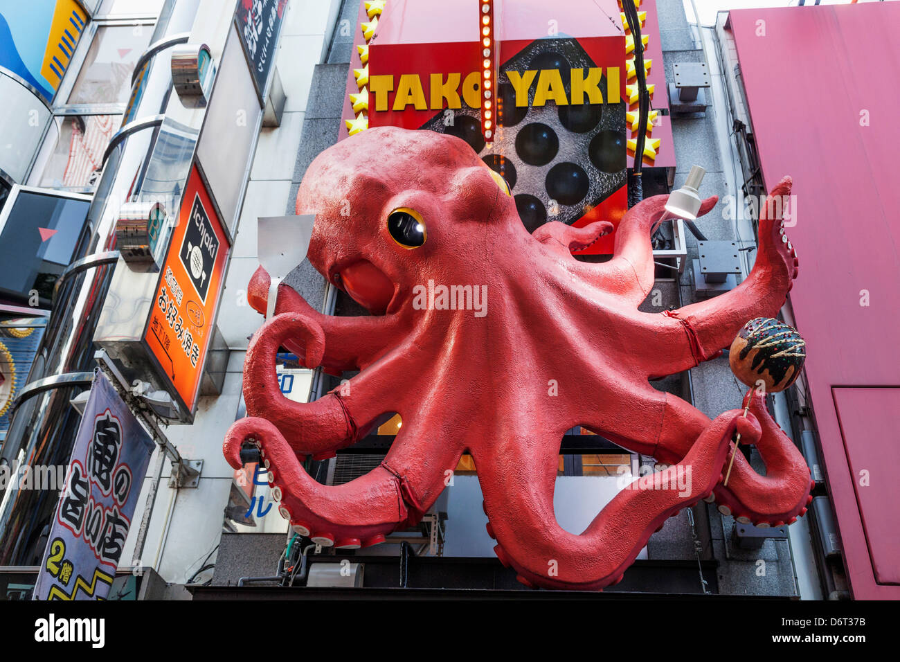 Japan, Honshu, Kansai, Osaka, Namba, Dotombori Street, Restaurant Billboard Depicting Giant Octopus Stock Photo
