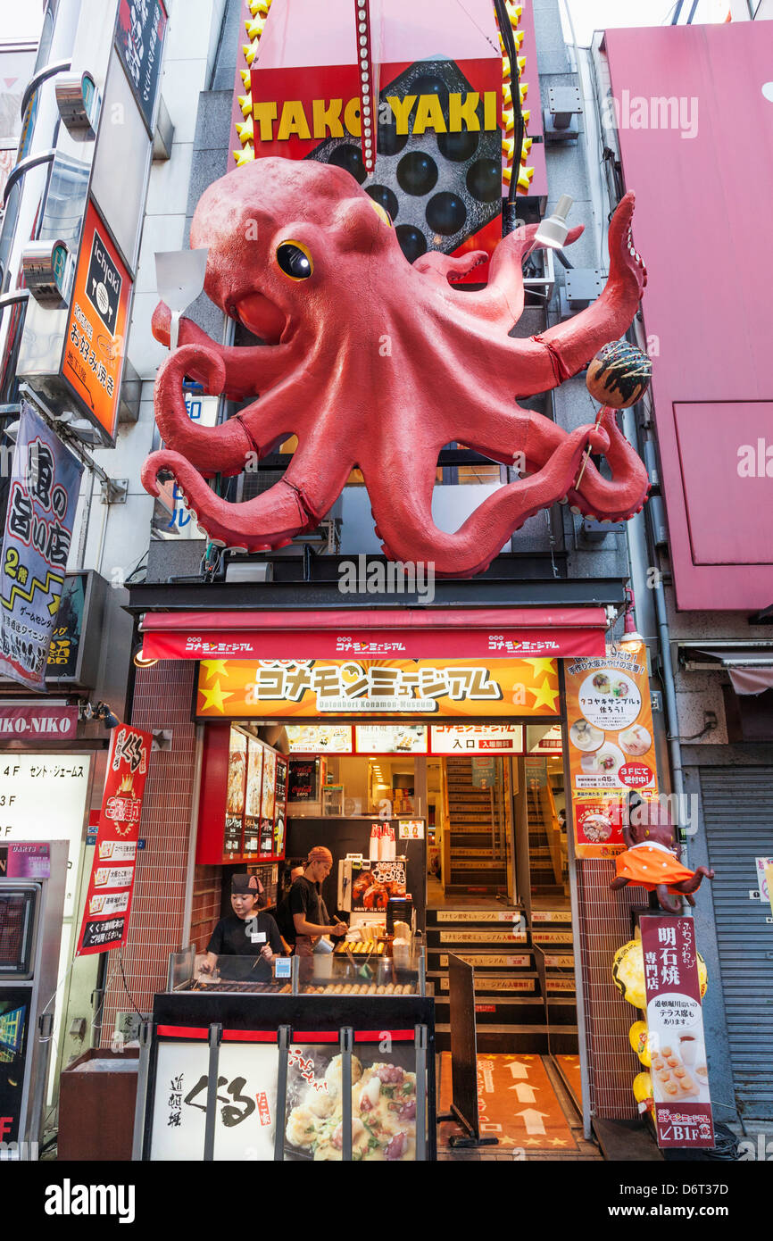 Japan, Honshu, Kansai, Osaka, Namba, Dotombori Street, Restaurant Billboard Depicting Giant Octopus Stock Photo