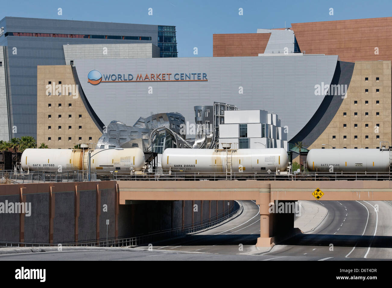 USA, Nevada, Las Vegas, Railroad tracks passing above West Bonneville