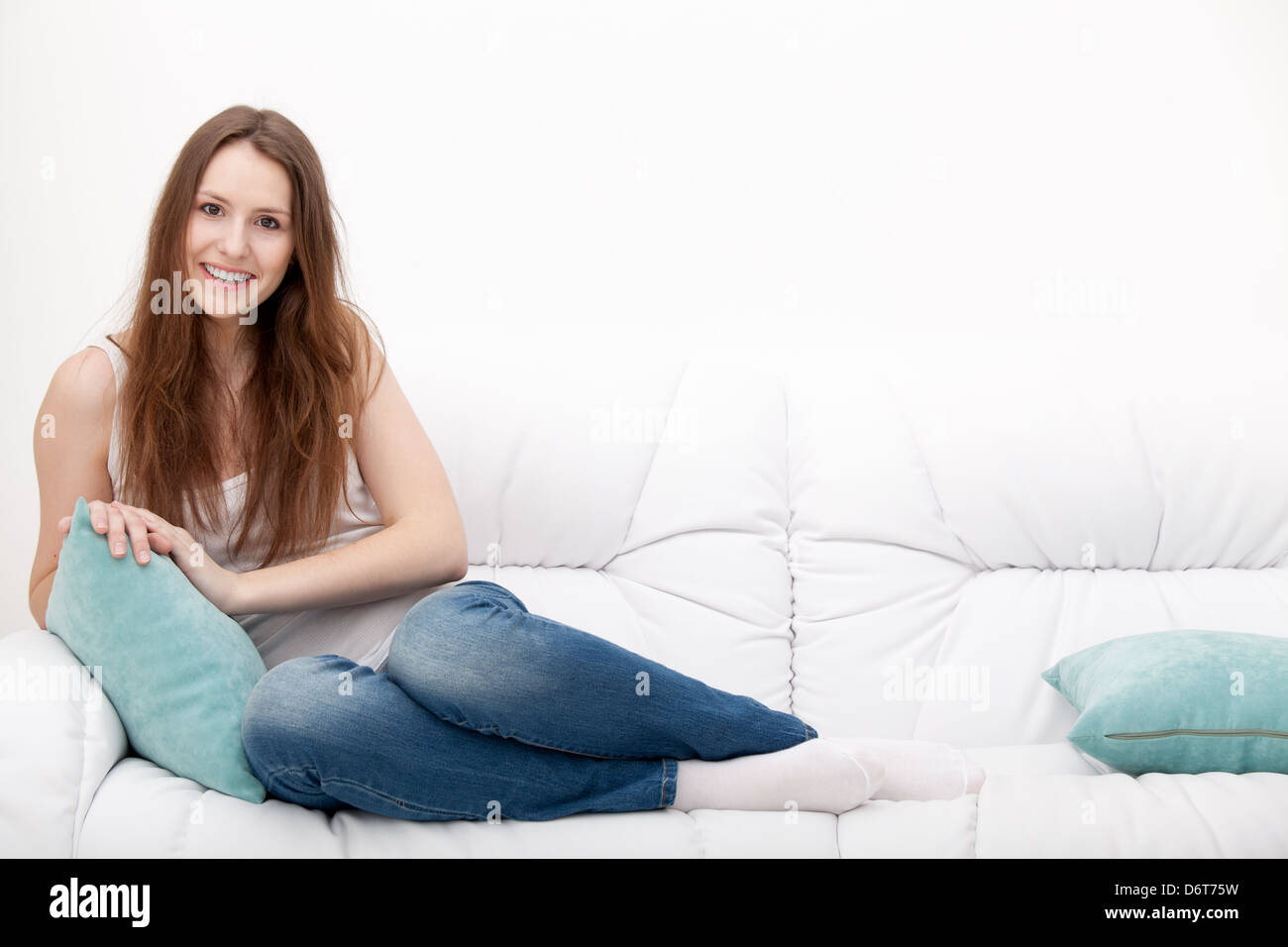 625 Woman Pillow Between Legs Stock Photos, High-Res Pictures, and Images -  Getty Images
