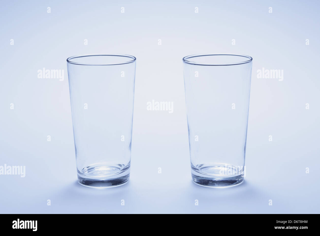 Two clean empty glasses hi-res stock photography and images - Alamy