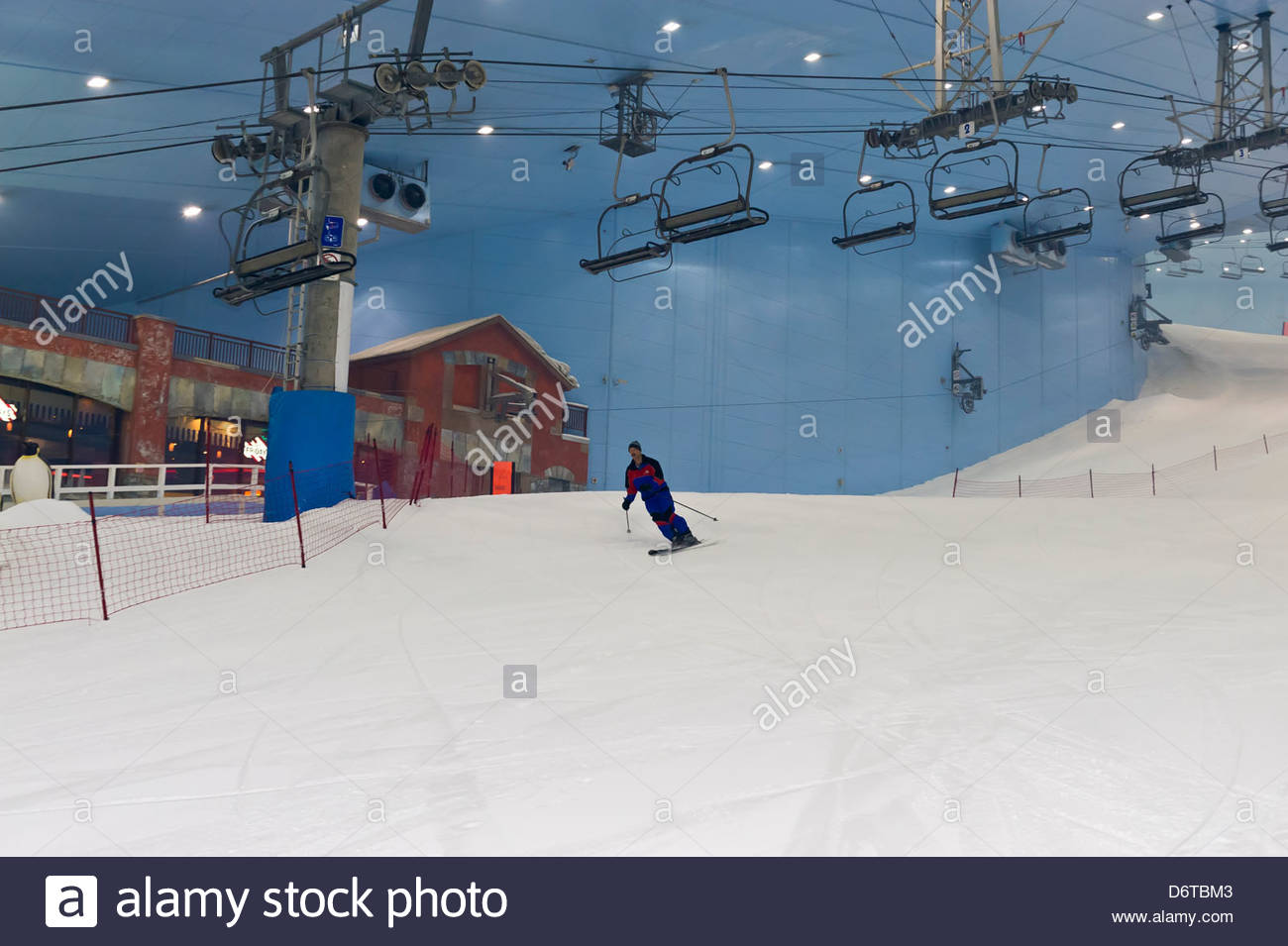 Skiing Ski Dubai An Indoor Ski Slope In The Mall Of The Emirates