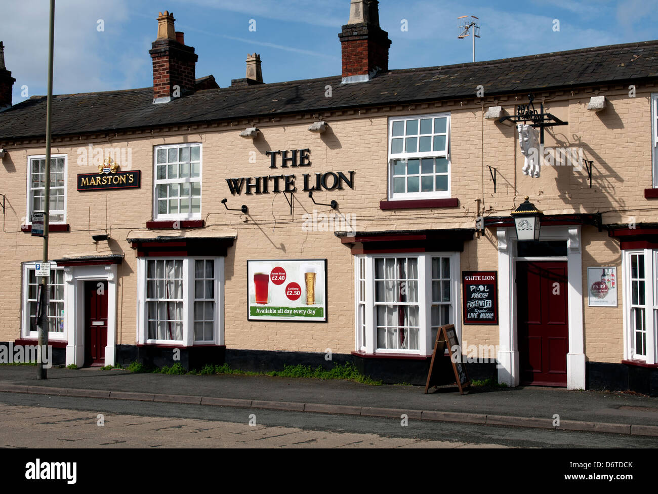 Pub Fronts High Resolution Stock Photography and Images