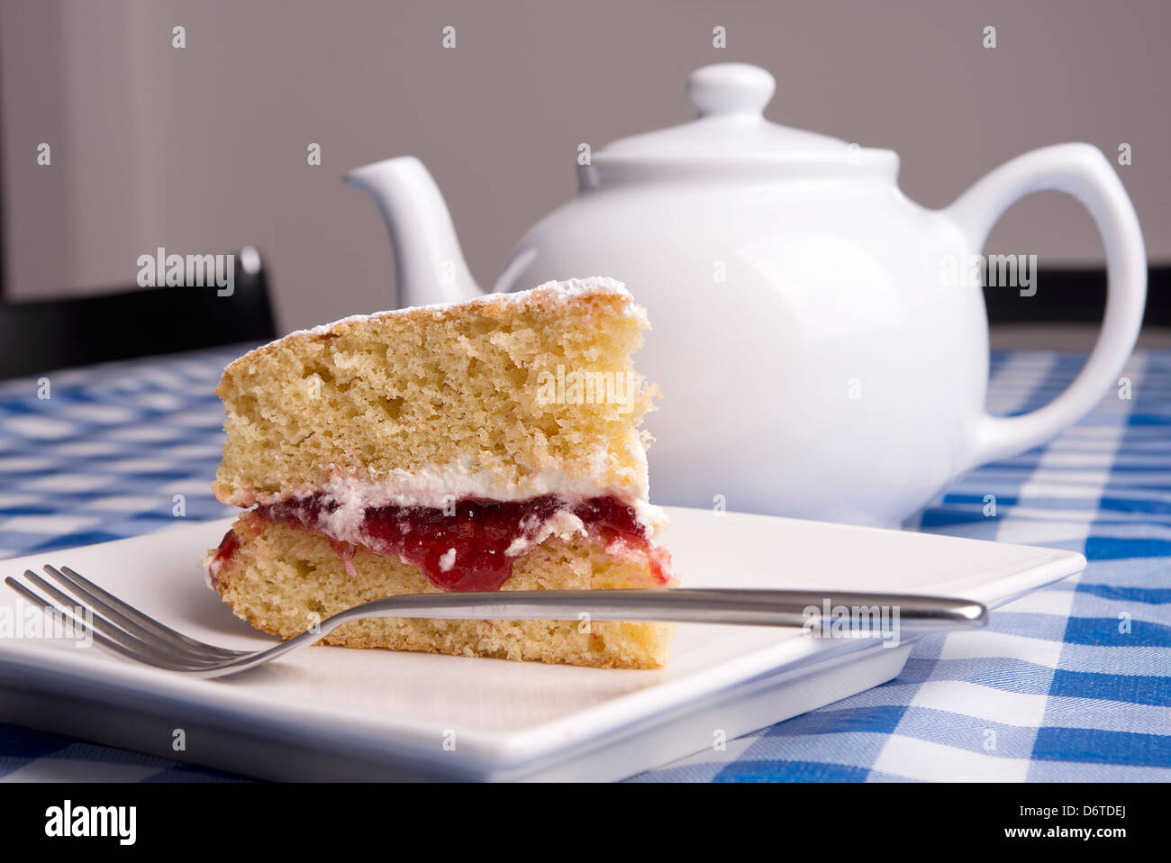 slice of victoria sponge cake Stock Photo